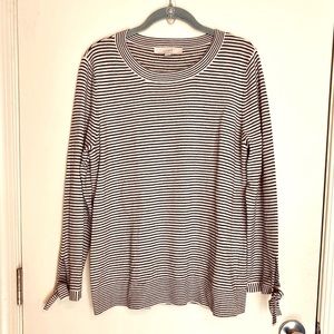 LOFT B&W LIGHTWEIGHT STRIPED SWEATER-L